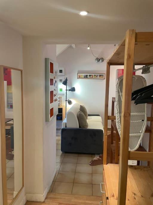 Apartment Cosy Place Des Abbesses-sacre-coeur ! Paris