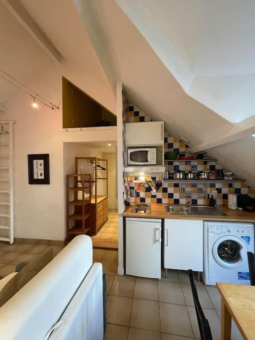Cosy Place Des Abbesses-sacre-coeur ! Apartment *