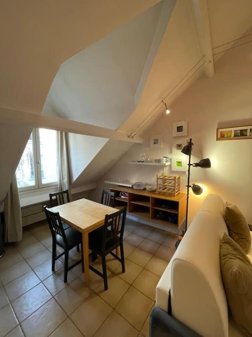 Cosy Place Des Abbesses-sacre-coeur ! * Parigi